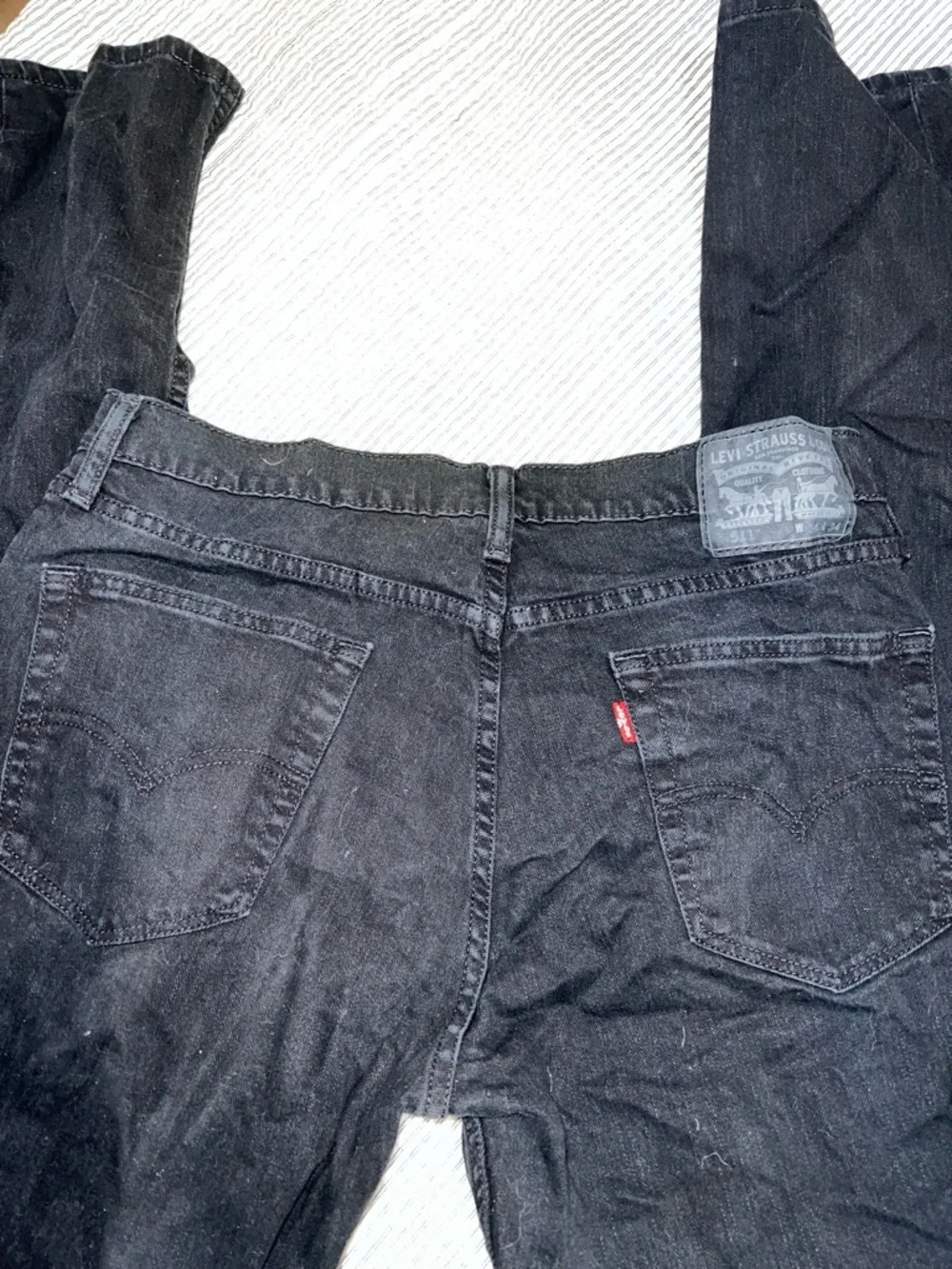 Levi 511s Black Slim Straight Jeans - Picture 2 of 6